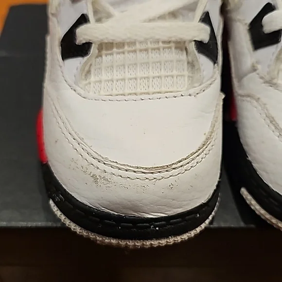 Jordan 4 Retro Red Cement - Picture 3 of 10